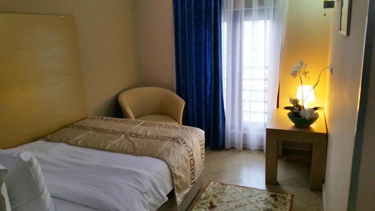 Capital Tirana Hotel Bruci Eksteriør bilde