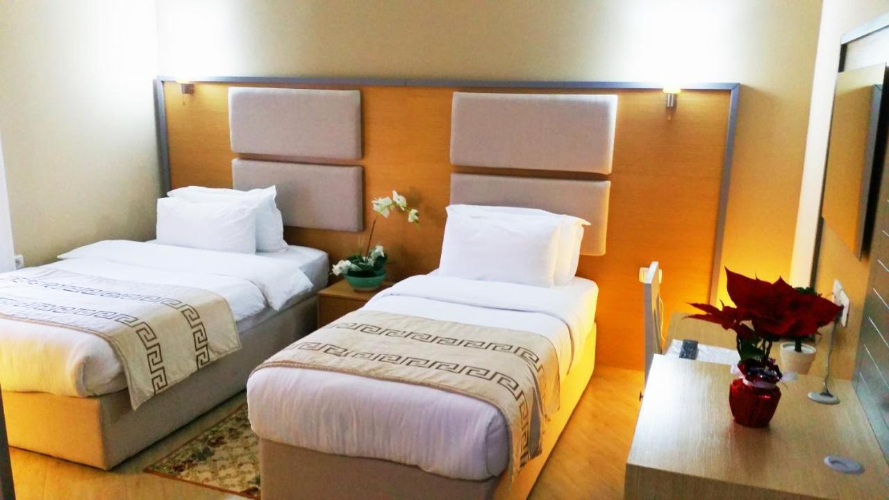 Capital Tirana Hotel Bruci Eksteriør bilde