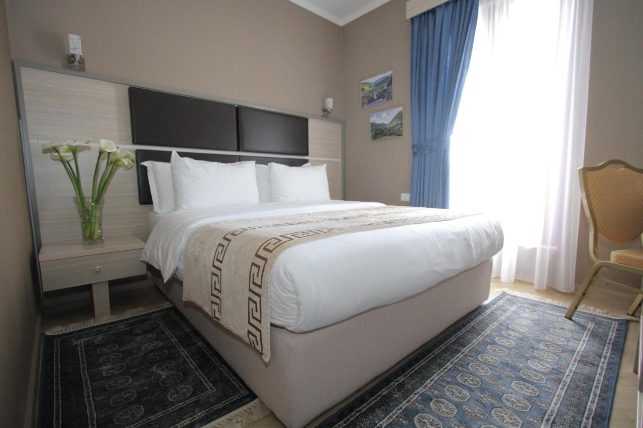 Capital Tirana Hotel Bruci Eksteriør bilde