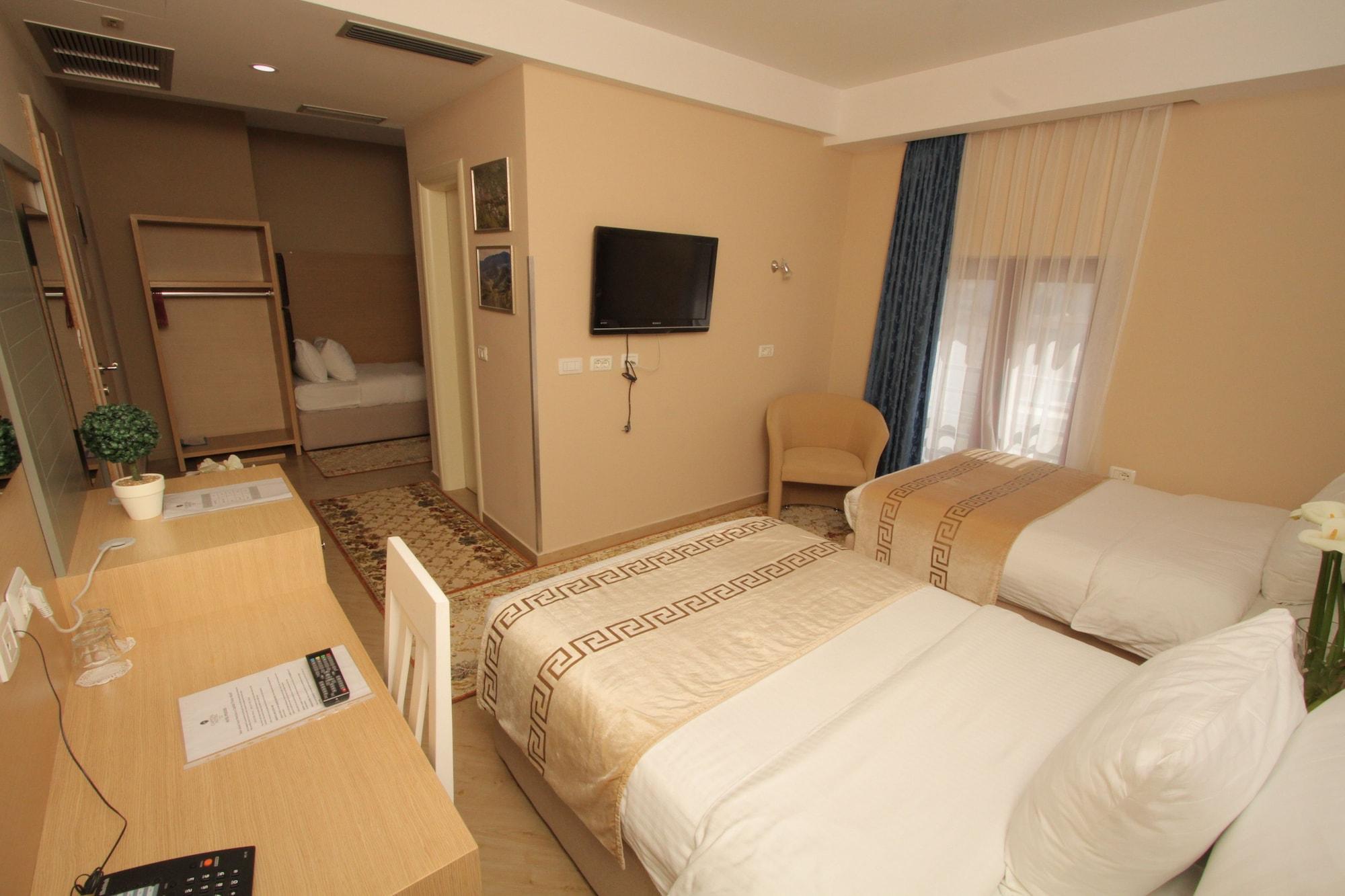 Capital Tirana Hotel Bruci Eksteriør bilde