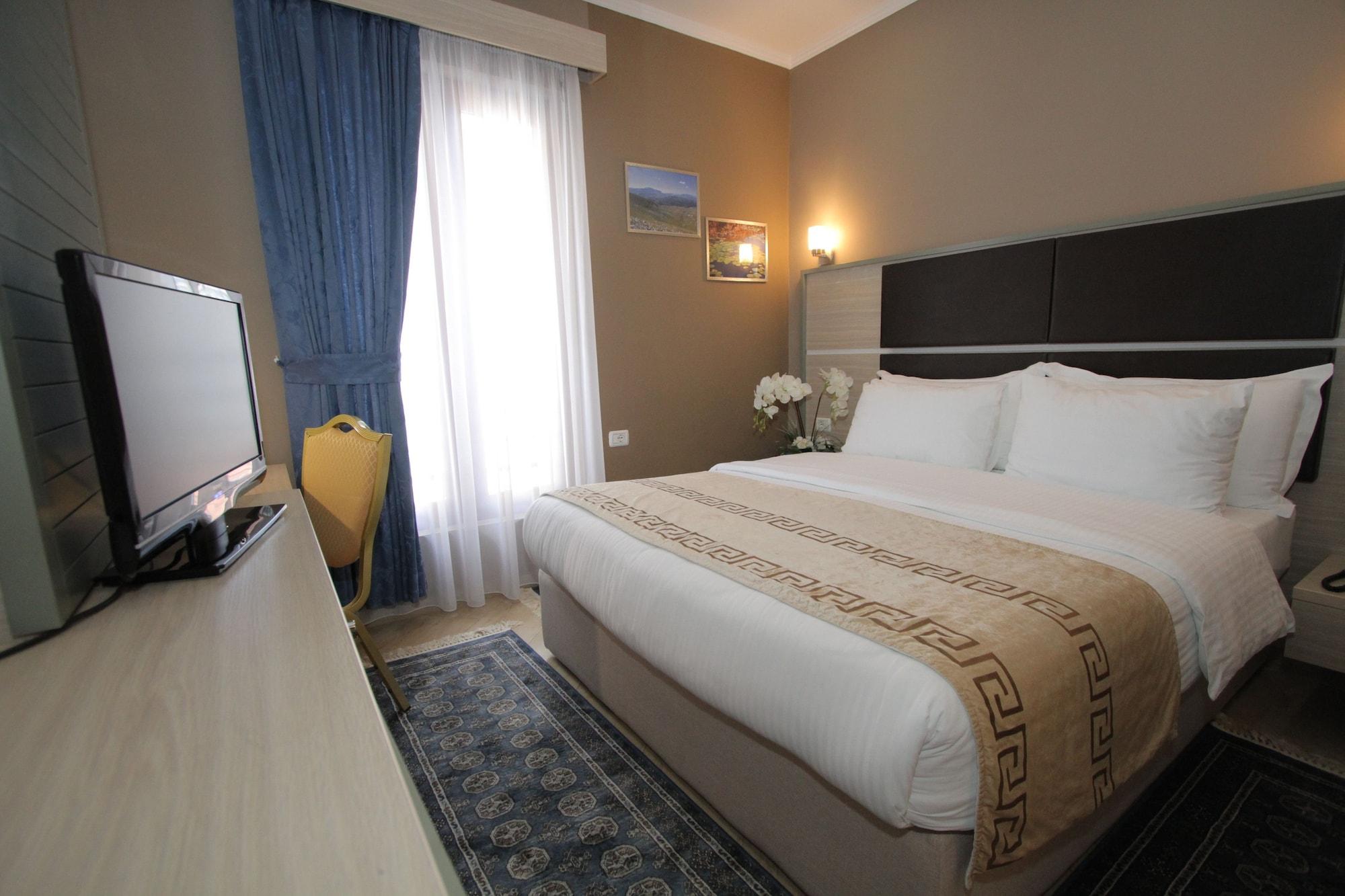 Capital Tirana Hotel Bruci Eksteriør bilde