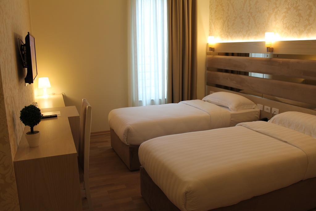 Capital Tirana Hotel Bruci Eksteriør bilde