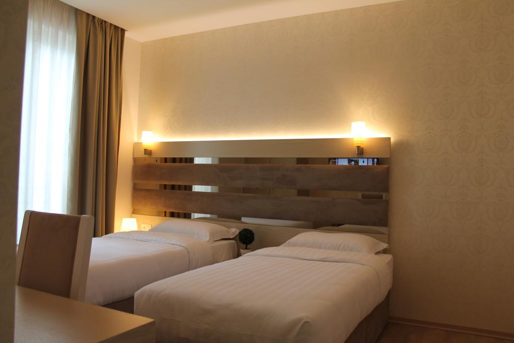 Capital Tirana Hotel Bruci Eksteriør bilde