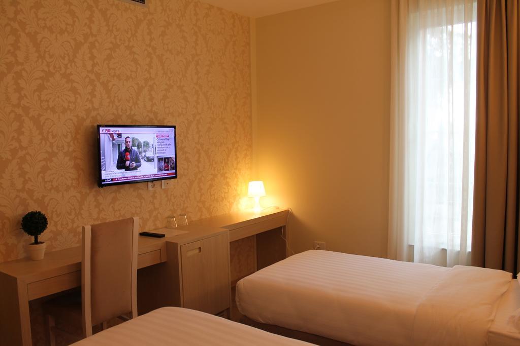 Capital Tirana Hotel Bruci Eksteriør bilde
